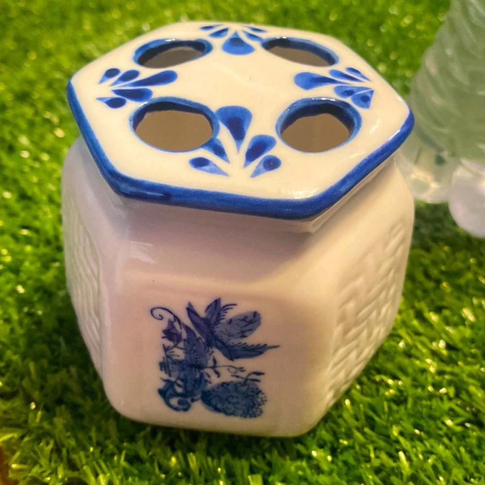 Vintage toothbrush holder